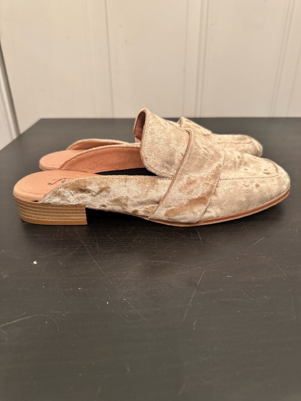 Free People At Ease Velvet Mule Loafers Slip On Gold 40 US 9/9.5 NEW